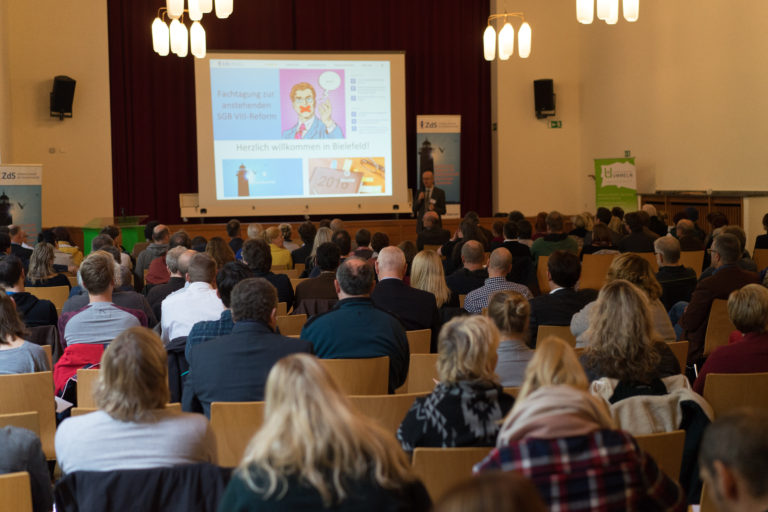 Neues Gesetz und viele Fragen Fachtag zur Reform des Sozialgesetzbuch VIII: Große Sorgen bei Jugendhilfe-Trägern
