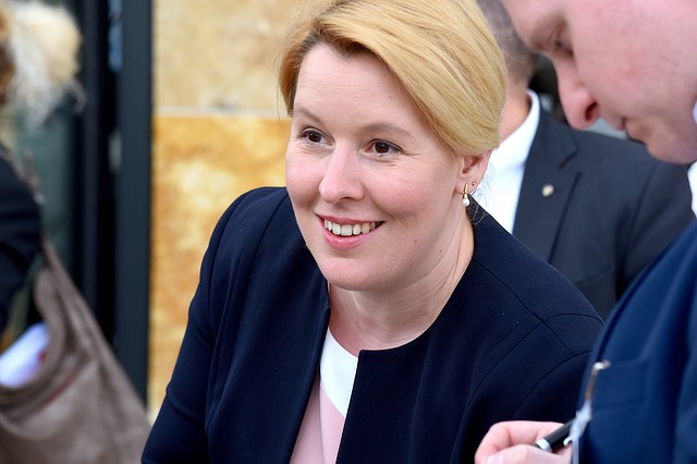 Koalitionsvertrag und SGB VIII – Reform Frau Ministerin Giffey, übernehmen Sie!